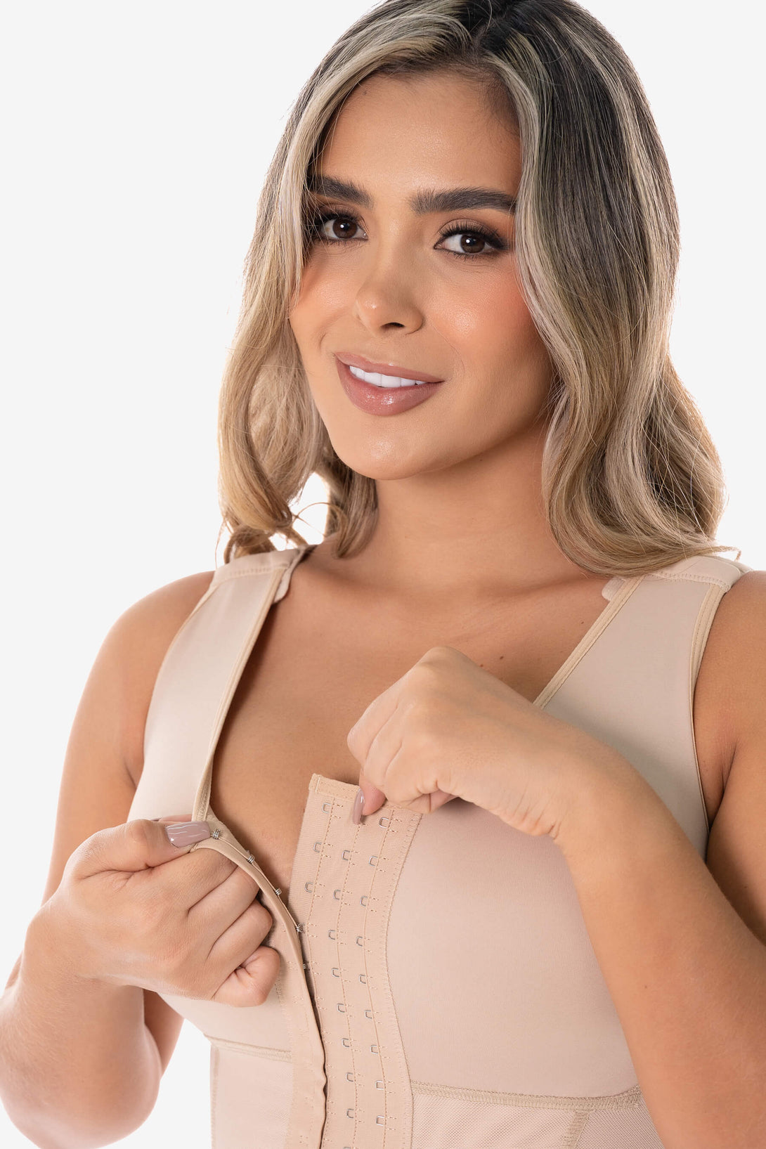 Faja con Bra Semi Reloj de Arena Corta en Powernet | FJ132SR